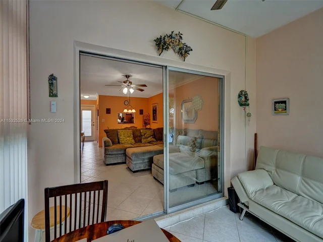 5000 NW 36th St # 503, Lauderdale Lakes FL 33319