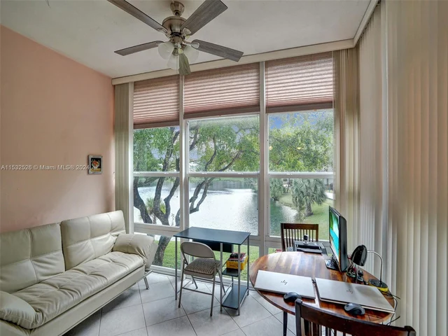 5000 NW 36th St # 503, Lauderdale Lakes FL 33319