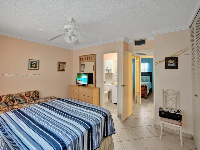 5000 NW 36th St # 503, Lauderdale Lakes FL 33319