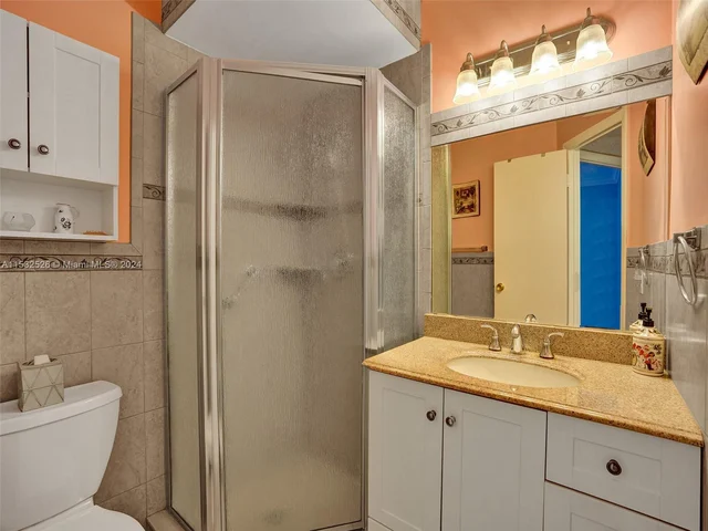 5000 NW 36th St # 503, Lauderdale Lakes FL 33319