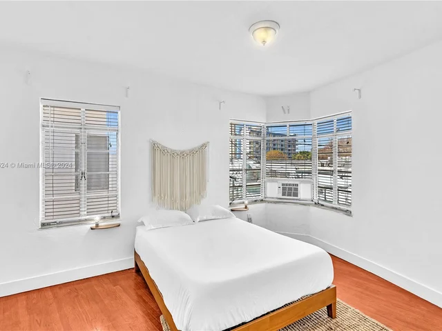 3920 Garden Ave # 17, Miami Beach FL 33140