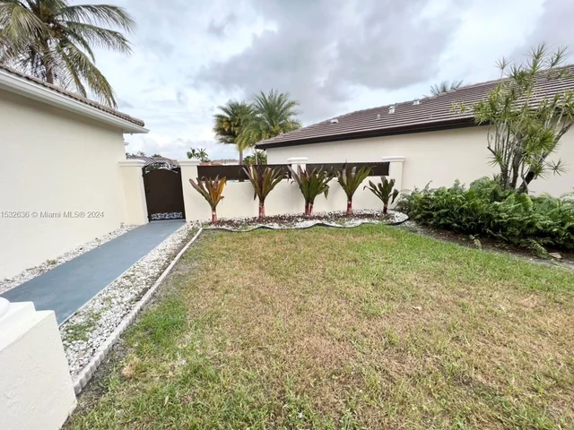 9548 SW 154th Pl, Miami FL 33196