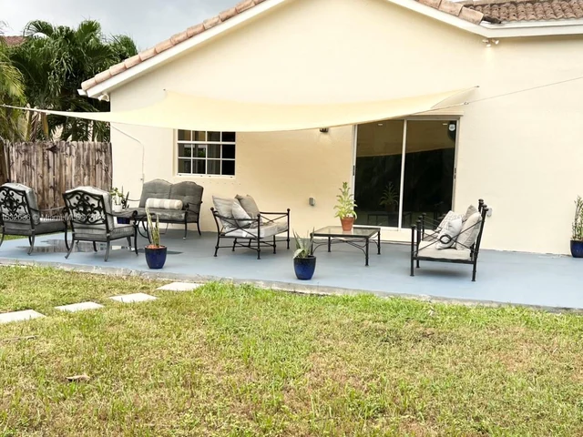 9548 SW 154th Pl, Miami FL 33196