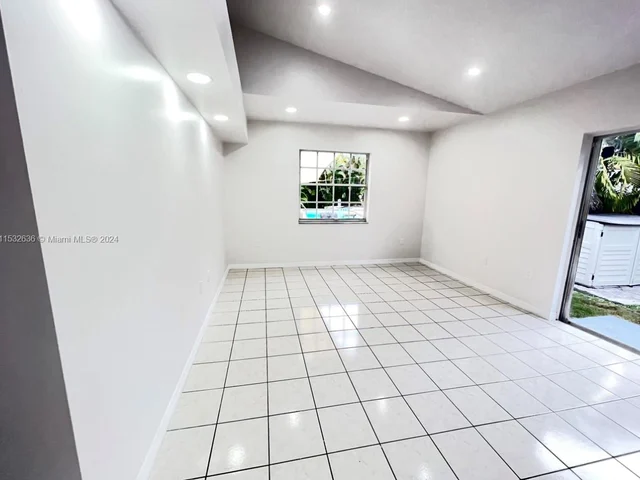 9548 SW 154th Pl, Miami FL 33196