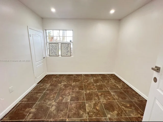 9548 SW 154th Pl, Miami FL 33196