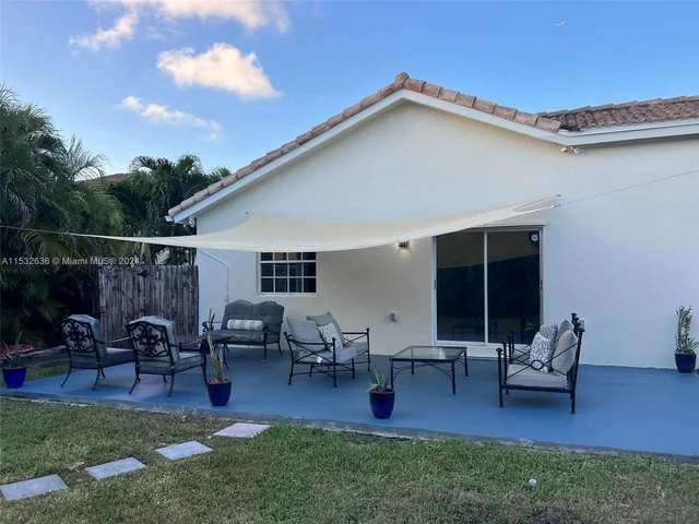 9548 SW 154th Pl, Miami FL 33196