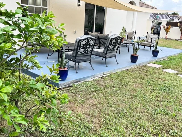 9548 SW 154th Pl, Miami FL 33196