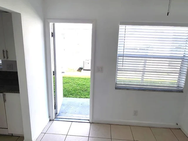 3856 S Cir Dr # 5, Hollywood FL 33021