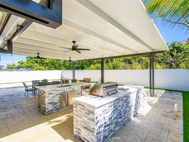 21545 SW 125th Psge, Miami FL 33177