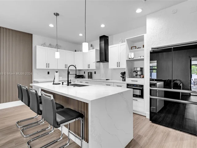 21545 SW 125th Psge, Miami FL 33177