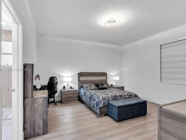 21545 SW 125th Psge, Miami FL 33177