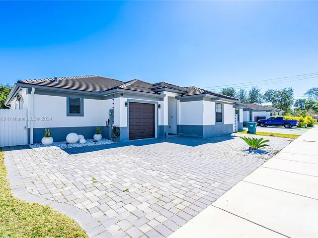 21545 SW 125th Psge, Miami FL 33177