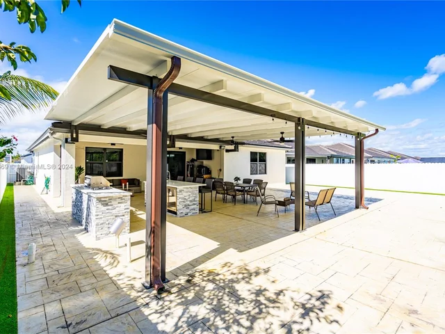 21545 SW 125th Psge, Miami FL 33177