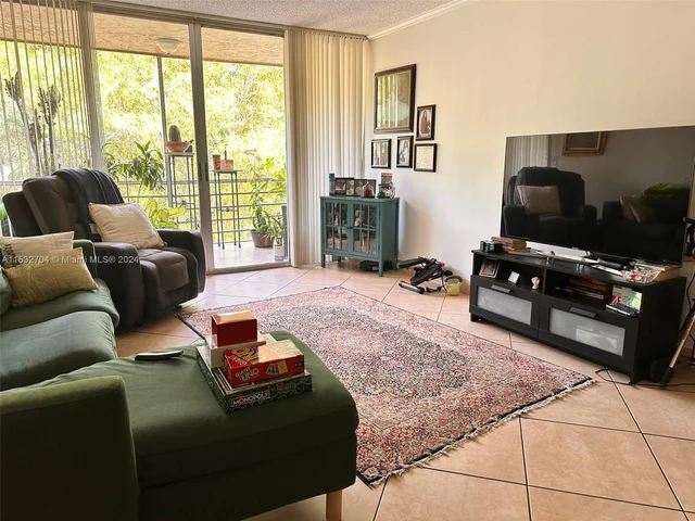 9410 Live Oak Pl # 305, Davie FL 33324