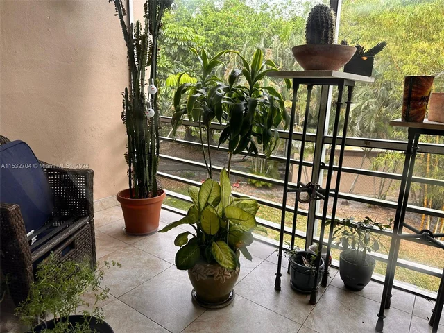 9410 Live Oak Pl # 305, Davie FL 33324