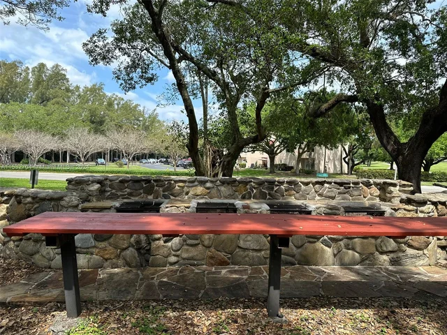 9410 Live Oak Pl # 305, Davie FL 33324