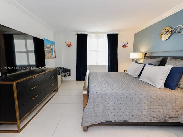 625 Biltmore Way # 203, Coral Gables FL 33134