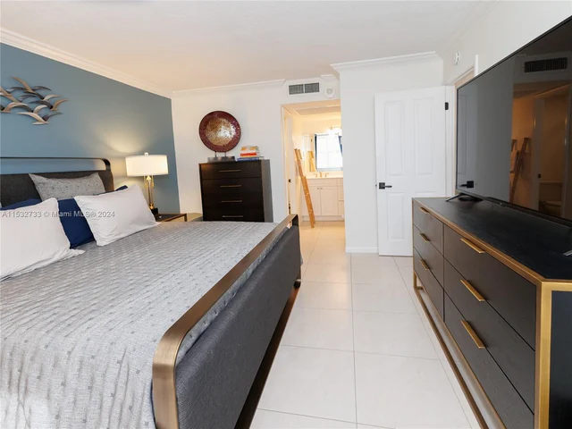 625 Biltmore Way # 203, Coral Gables FL 33134