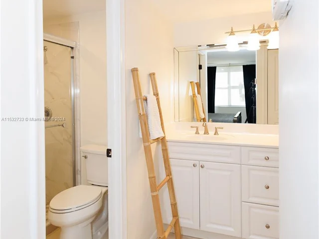 625 Biltmore Way # 203, Coral Gables FL 33134