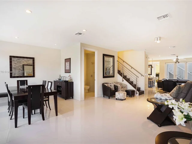 10418 NW 63rd Ter # 10418, Doral FL 33178