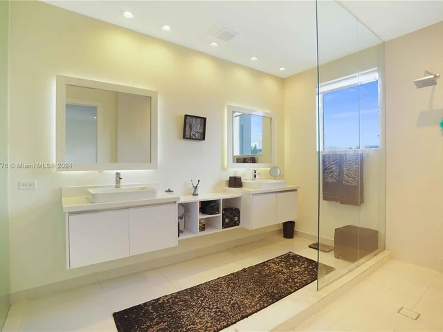 10418 NW 63rd Ter # 10418, Doral FL 33178