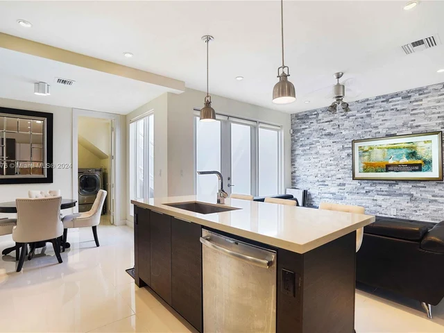 10418 NW 63rd Ter # 10418, Doral FL 33178