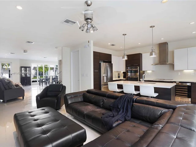 10418 NW 63rd Ter # 10418, Doral FL 33178