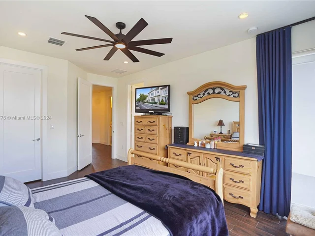 10418 NW 63rd Ter # 10418, Doral FL 33178