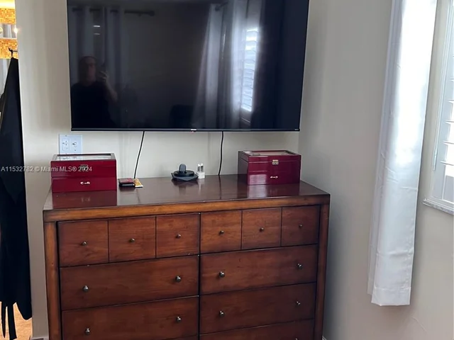 3770 NE 171st St # 401, North Miami Beach FL 33160