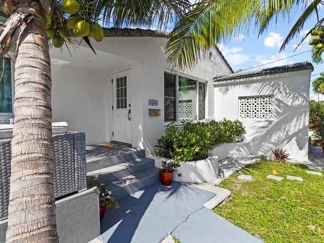 9508 Abbott Ave, Surfside FL 33154