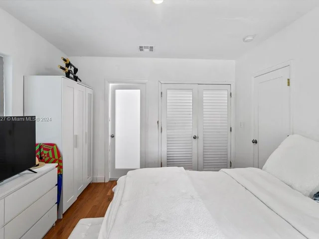 9508 Abbott Ave, Surfside FL 33154