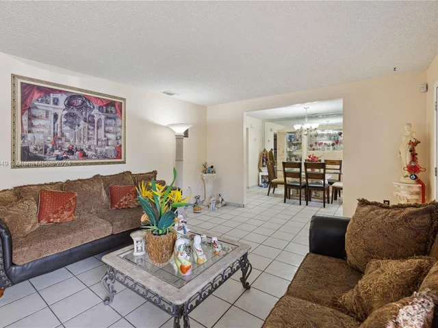 1110 NE 205th Ter, Miami FL 33179