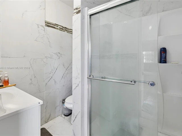 1110 NE 205th Ter, Miami FL 33179