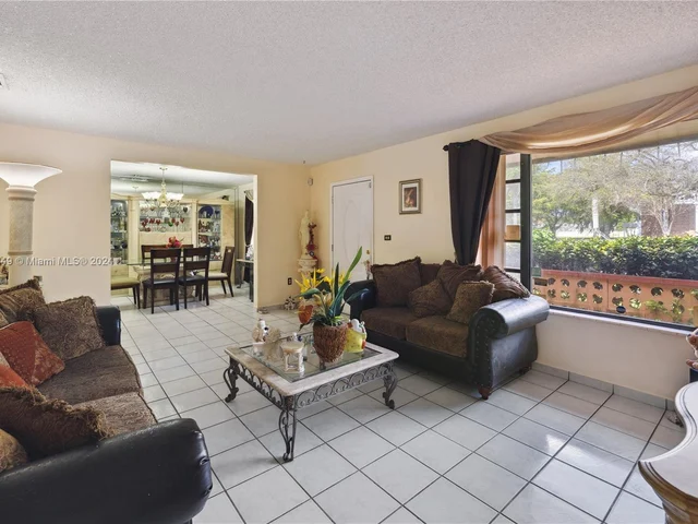 1110 NE 205th Ter, Miami FL 33179