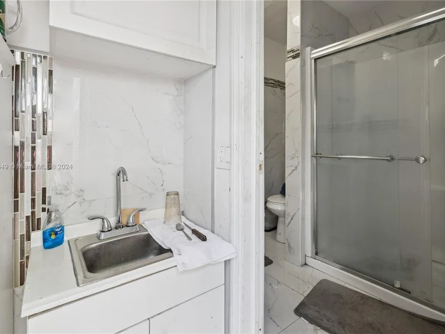 1110 NE 205th Ter, Miami FL 33179