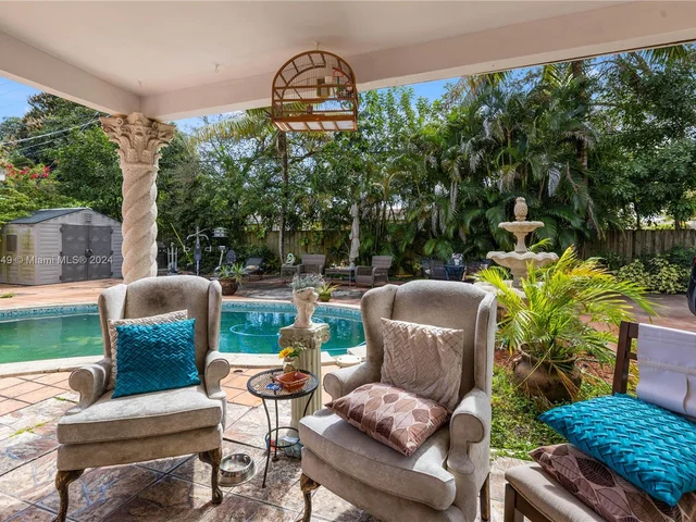 1110 NE 205th Ter, Miami FL 33179