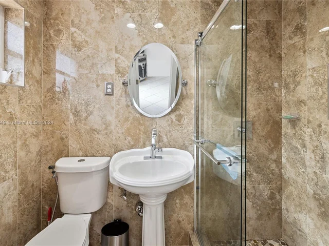 1110 NE 205th Ter, Miami FL 33179