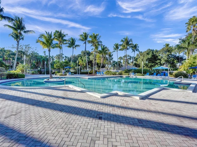 1287 NW 170th Ter, Pembroke Pines FL 33028