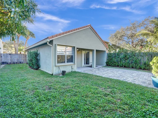 1287 NW 170th Ter, Pembroke Pines FL 33028