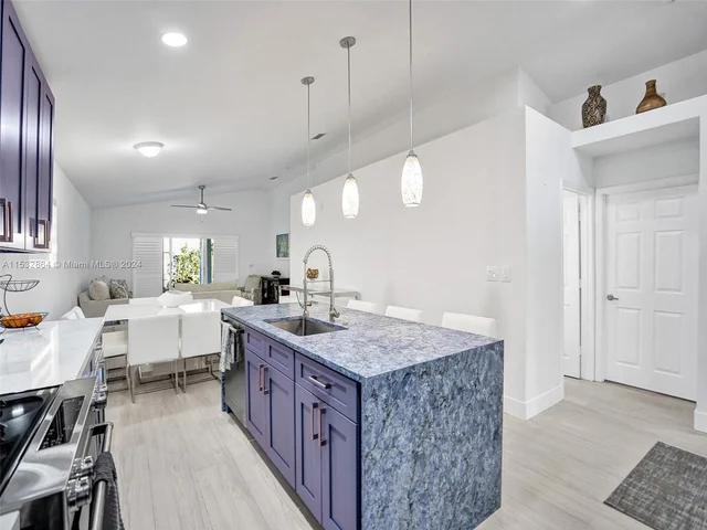 1287 NW 170th Ter, Pembroke Pines FL 33028