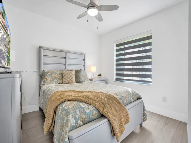 1287 NW 170th Ter, Pembroke Pines FL 33028