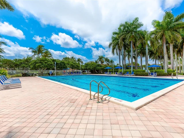 1287 NW 170th Ter, Pembroke Pines FL 33028