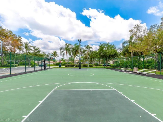 1287 NW 170th Ter, Pembroke Pines FL 33028