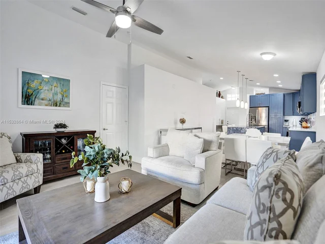 1287 NW 170th Ter, Pembroke Pines FL 33028