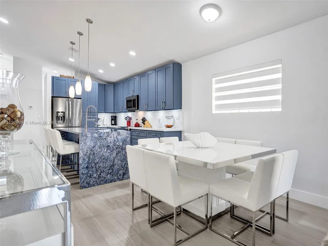 1287 NW 170th Ter, Pembroke Pines FL 33028