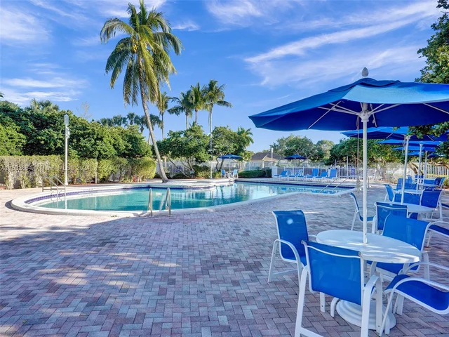 1287 NW 170th Ter, Pembroke Pines FL 33028