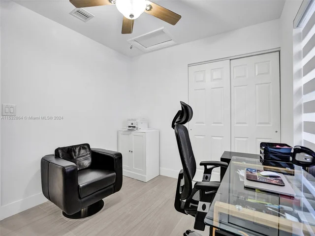 1287 NW 170th Ter, Pembroke Pines FL 33028