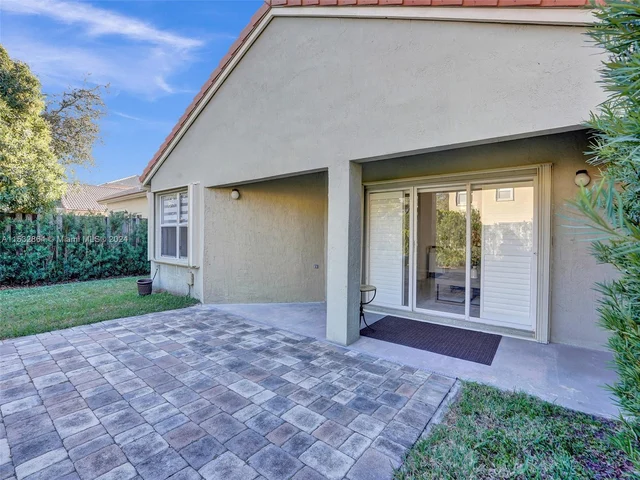 1287 NW 170th Ter, Pembroke Pines FL 33028