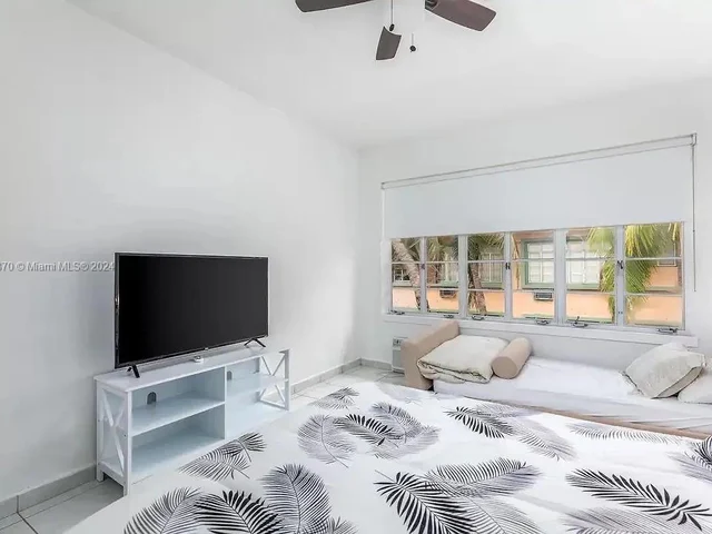 301 86th St # 3, Miami Beach FL 33141