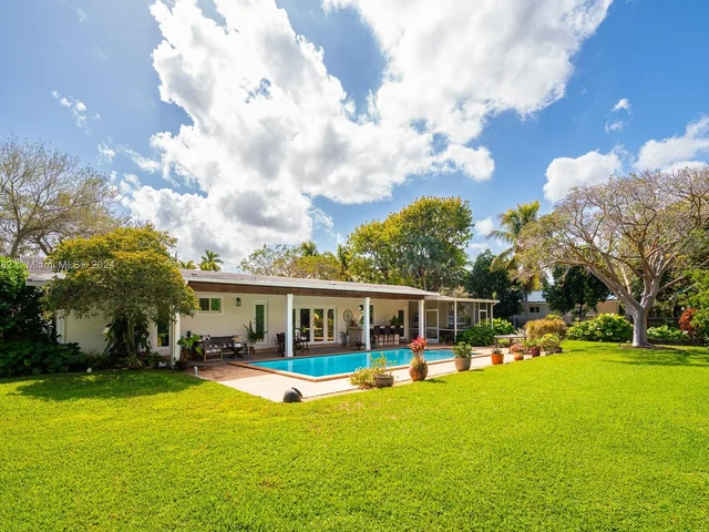 7485 SW 159th Ter, Palmetto Bay FL 33157